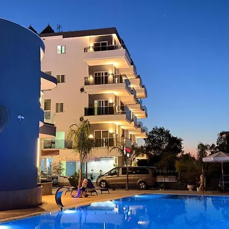 ホテル Summer Gate 4*